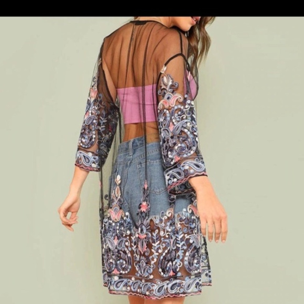 BEACH COVER UP‎